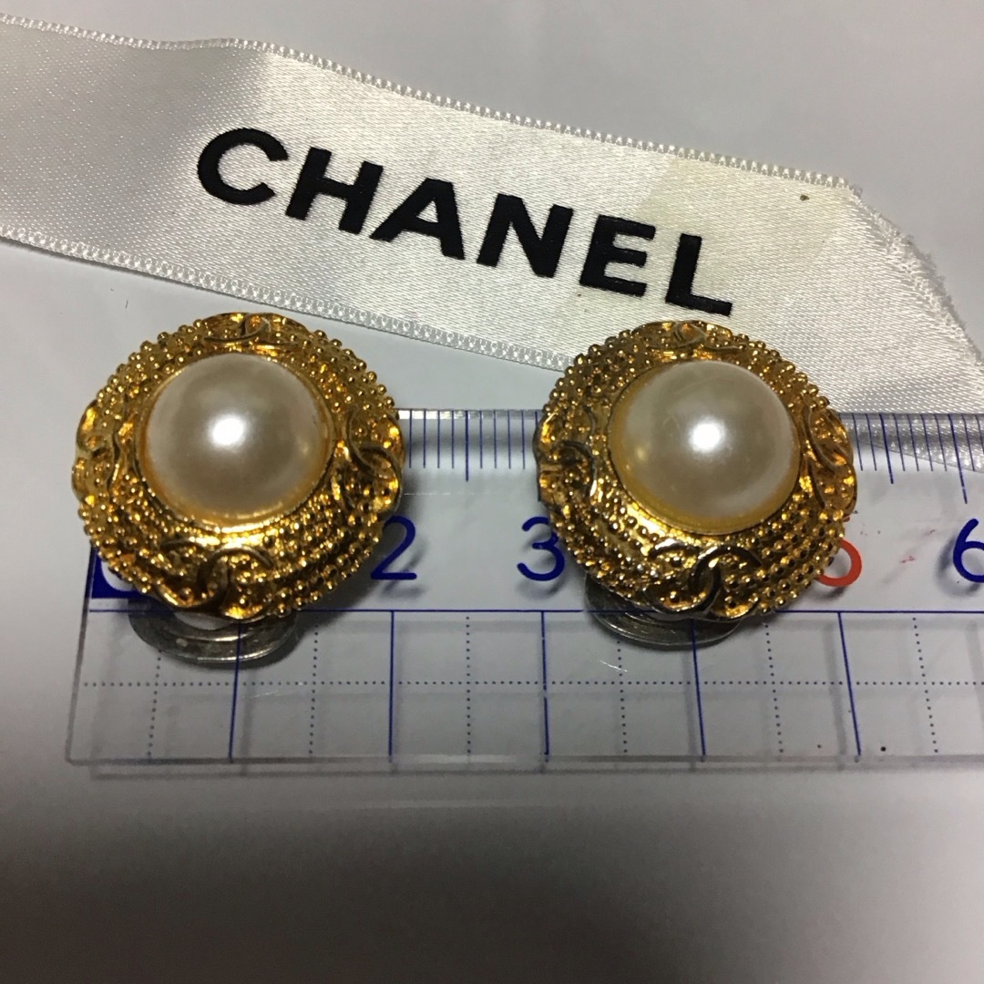 CHANEL(シャネル)のCHANEL シャネル　ココマーク　フェイクパールイヤリング レディースのアクセサリー(ネックレス)の商品写真