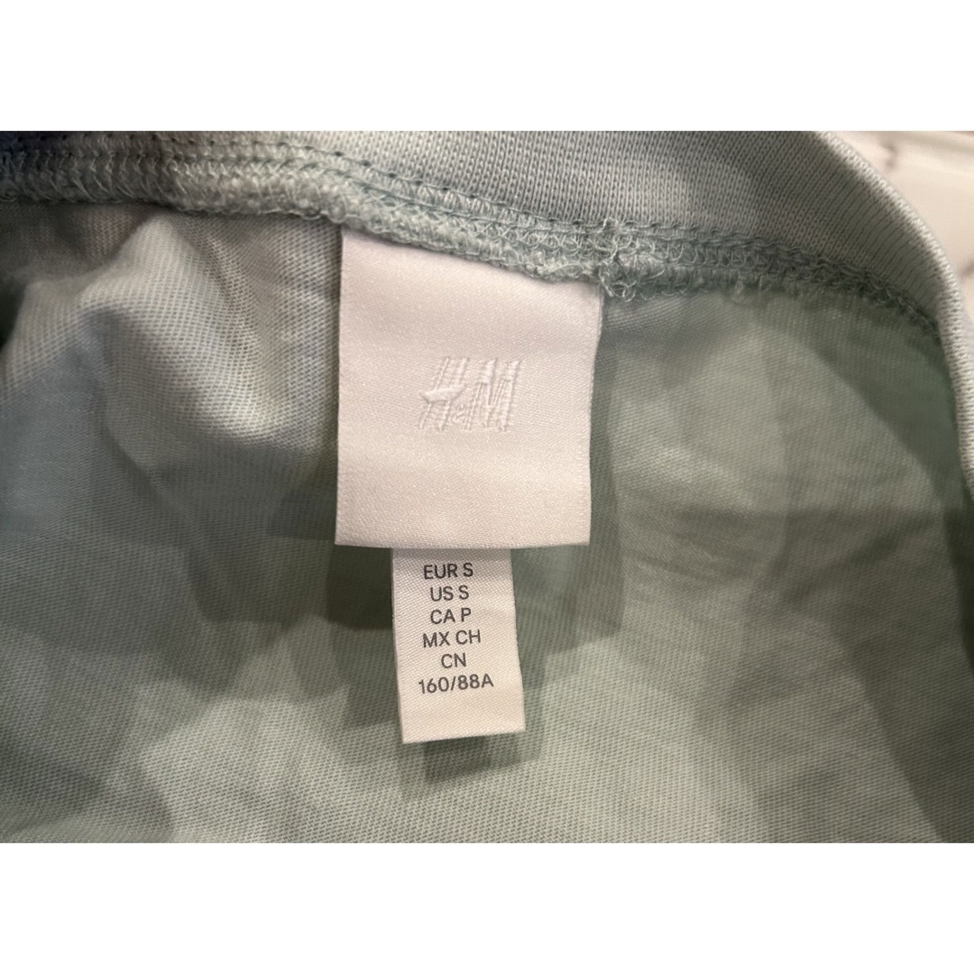 H&M(エイチアンドエム)のH&Ｍ レディース　Sサイズ　水色カットソー レディースのトップス(Tシャツ(半袖/袖なし))の商品写真