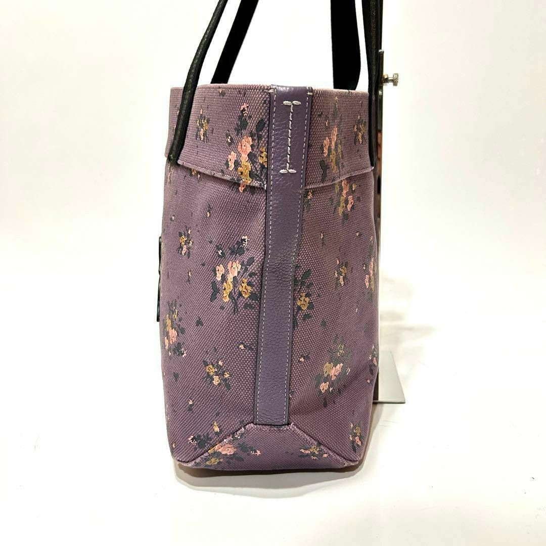 COACH(コーチ)の【美品】 COACH ディズニーコラボ　トートバッグ　おしゃれキャット　花柄 レディースのバッグ(トートバッグ)の商品写真