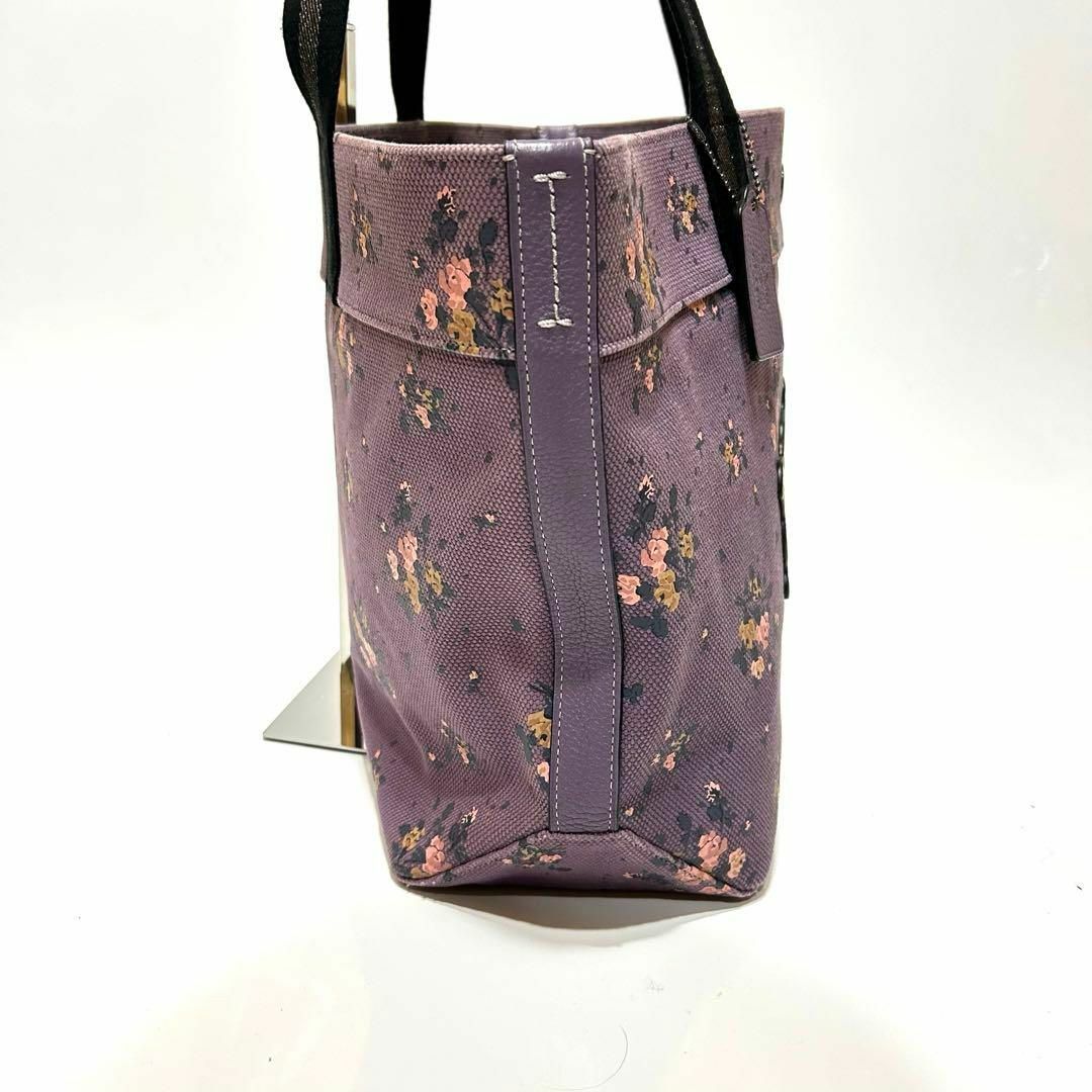 COACH(コーチ)の【美品】 COACH ディズニーコラボ　トートバッグ　おしゃれキャット　花柄 レディースのバッグ(トートバッグ)の商品写真