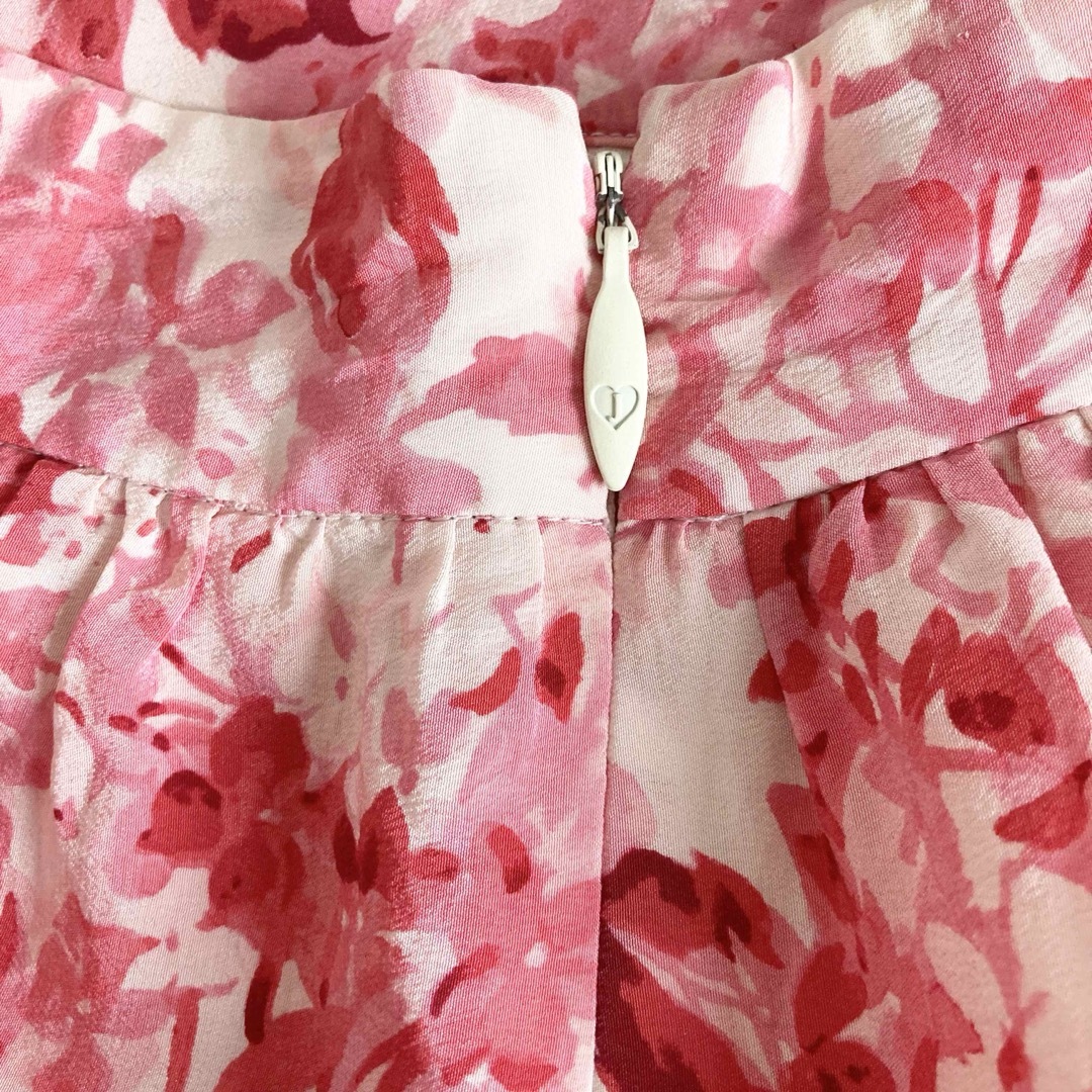 【値下げ】　Juicy Couture  スカート　花柄　ジューシークチュール レディースのスカート(ひざ丈スカート)の商品写真