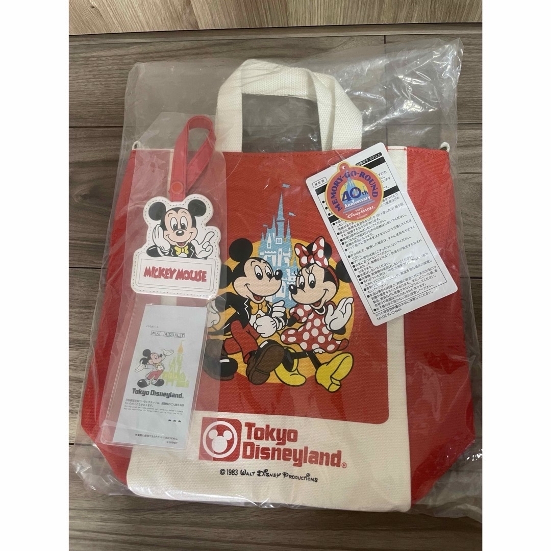 Disney(ディズニー)の限定  東京ディズニーリゾート40周年  ショルダーバッグ＆パスケース レディースのバッグ(ショルダーバッグ)の商品写真