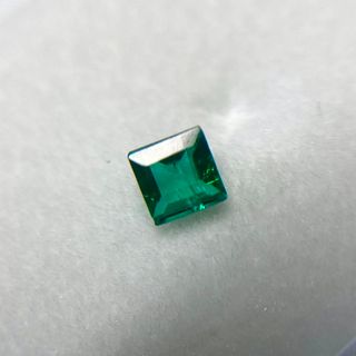 クリエイテッド エメラルド スクエア 約2mm✖️約2mm 宝石 ジュエリー(その他)