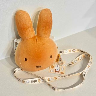 ミッフィー(miffy)の新品タグ付き⭐︎限定品ミッフィーあんぱんポシェット(キャラクターグッズ)