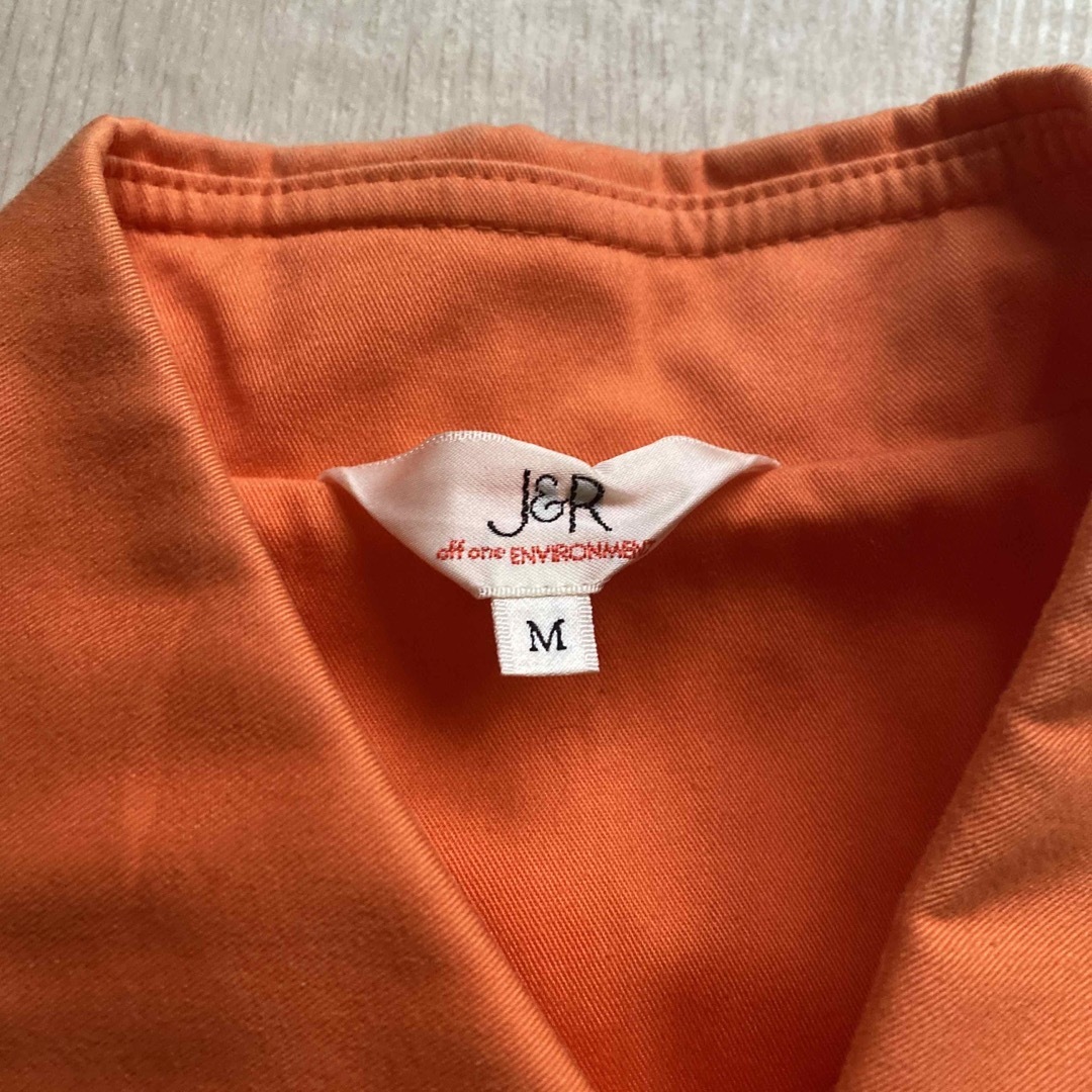J&R(ジェイアンドアール)のJ&R ジェイアンドアール　トレンチコート　ショートM レディースのジャケット/アウター(トレンチコート)の商品写真