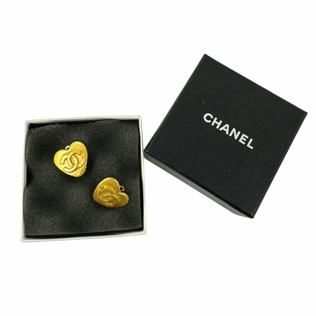 CHANEL(シャネル)のシャネル CHANEL ココマーク ハート イヤリング GP 95P ゴールド アクセサリー レディース レディースのアクセサリー(イヤリング)の商品写真