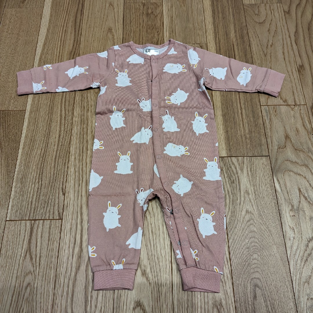 babyGAP(ベビーギャップ)のGAP　カバーオール　うさぎ柄 キッズ/ベビー/マタニティのベビー服(~85cm)(カバーオール)の商品写真