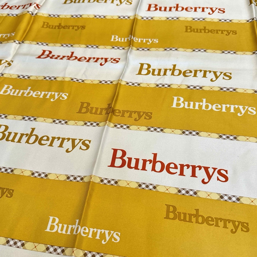 BURBERRY(バーバリー)のBurberrys バーバリー 大判 シルクスカーフ ノバチェック ロゴ総柄 レディースのファッション小物(バンダナ/スカーフ)の商品写真