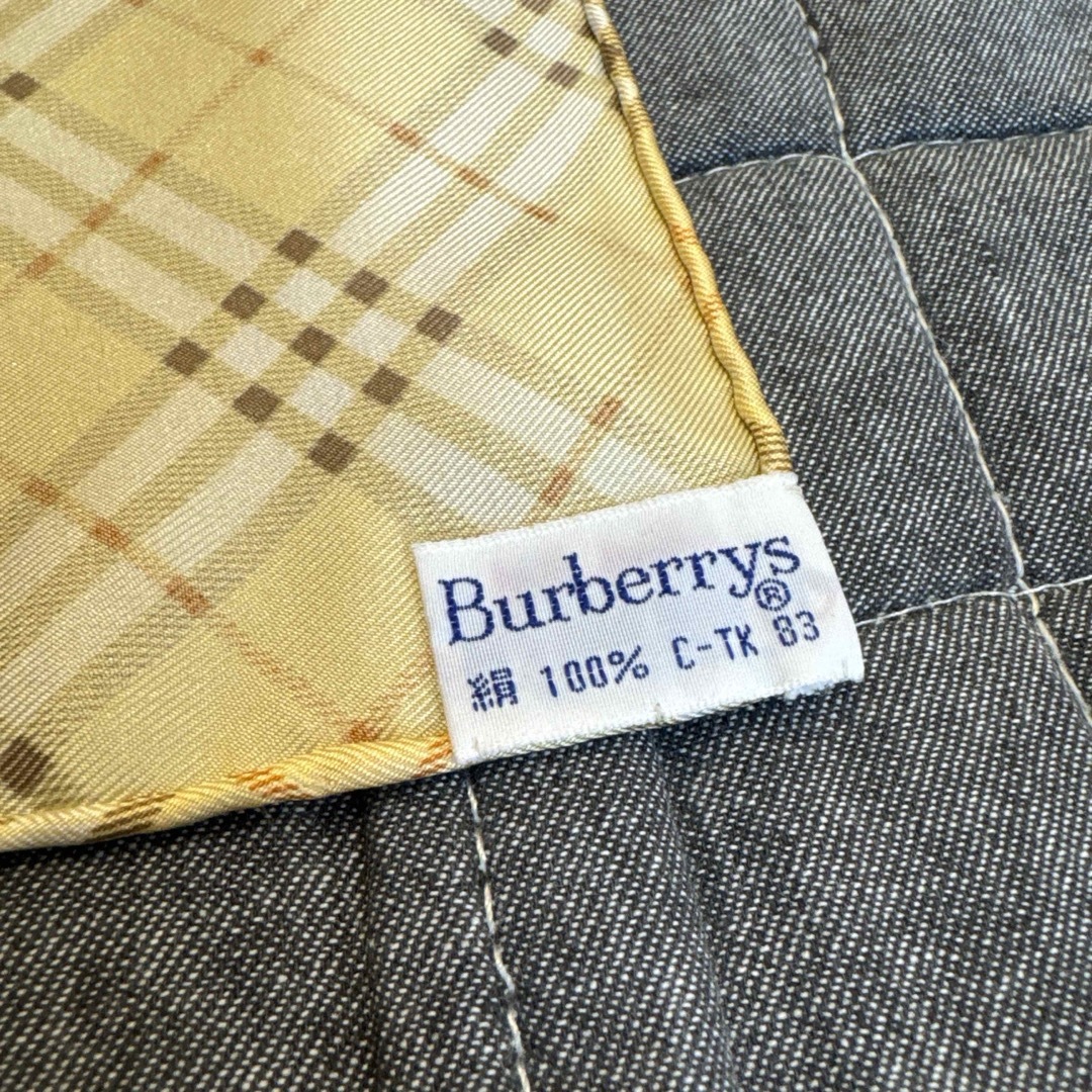 BURBERRY(バーバリー)のBurberrys バーバリー 大判 シルクスカーフ ノバチェック ロゴ総柄 レディースのファッション小物(バンダナ/スカーフ)の商品写真