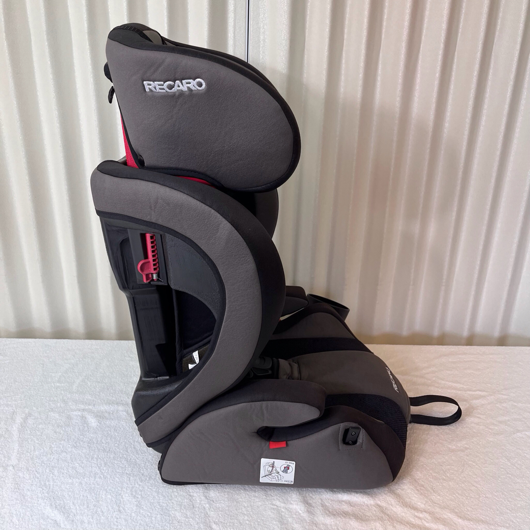 RECARO(レカロ)のクリーニング済☆美品☆　1～12才　レカロ　RECARO　スタートJ1　ブラック キッズ/ベビー/マタニティの外出/移動用品(自動車用チャイルドシート本体)の商品写真