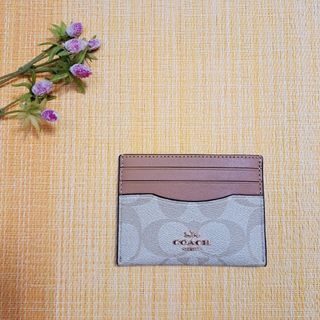 コーチ(COACH)のCOACH ロゴ入 カードケース  定期ケース パスケース ライトカーキ/サドル(名刺入れ/定期入れ)