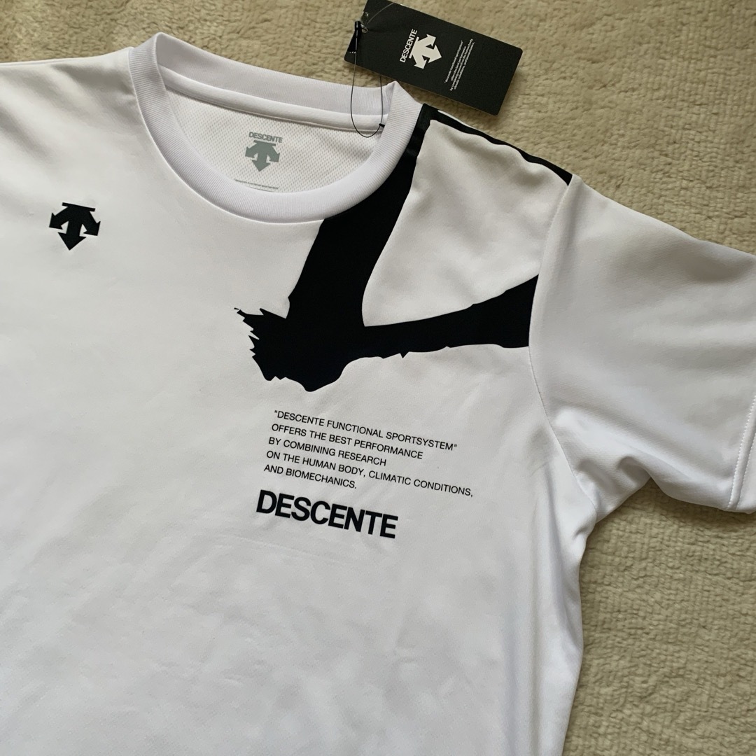 DESCENTE(デサント)のDESCENTE デサント　バレーボールTシャツ　メンズ　S メンズのトップス(Tシャツ/カットソー(半袖/袖なし))の商品写真