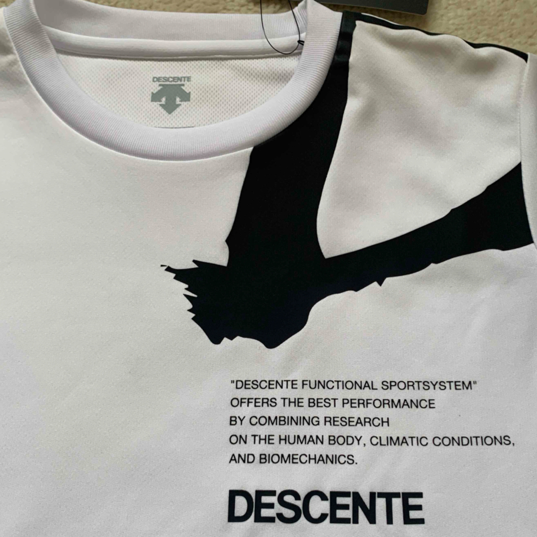 DESCENTE(デサント)のDESCENTE デサント　バレーボールTシャツ　メンズ　S メンズのトップス(Tシャツ/カットソー(半袖/袖なし))の商品写真