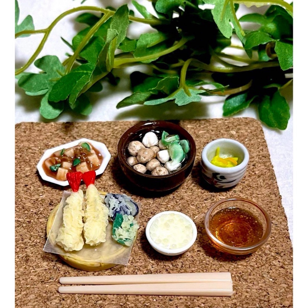ミニチュアフード 定食 天ぷら盛り合わせ 麻婆豆腐 つみれ汁 漬物 ハンドメイド ハンドメイドのおもちゃ(ミニチュア)の商品写真
