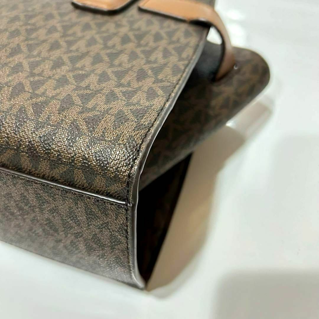 Michael Kors(マイケルコース)の【美品】　MICHAEL KORS 2way ハンドバッグ MK柄　金ロゴ レディースのバッグ(ハンドバッグ)の商品写真