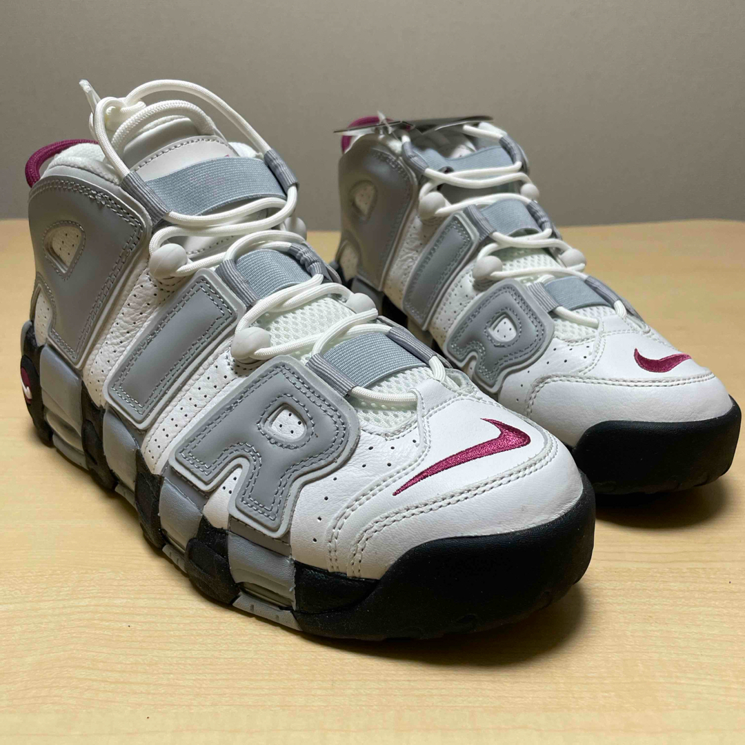 NIKE(ナイキ)のNIKE (WMNS) AIR MORE UPTEMPO メンズの靴/シューズ(スニーカー)の商品写真