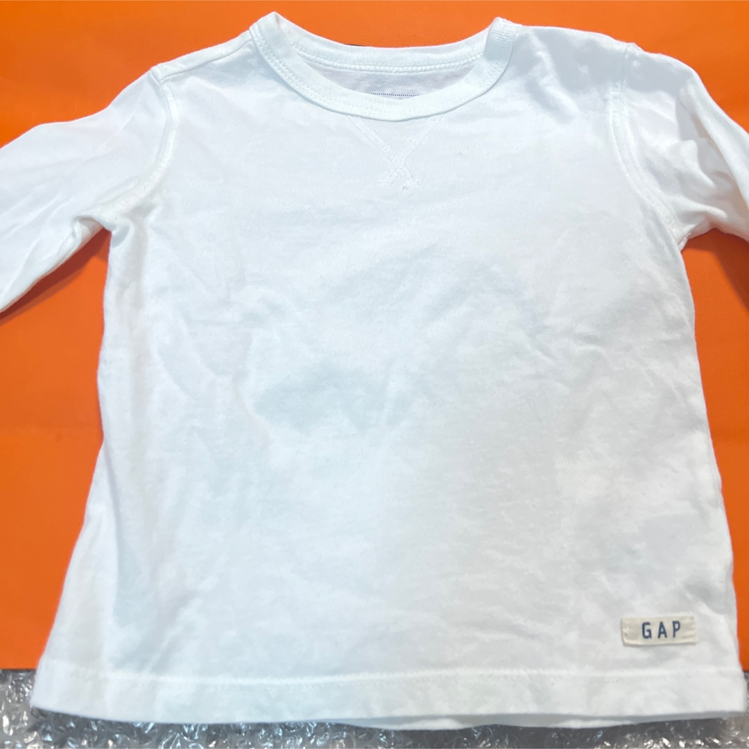 GAP(ギャップ)のGAP ギャップ Tシャツ 90㎝ 白 ホワイト ティーシャツ 男の子 女の子 キッズ/ベビー/マタニティのベビー服(~85cm)(Ｔシャツ)の商品写真