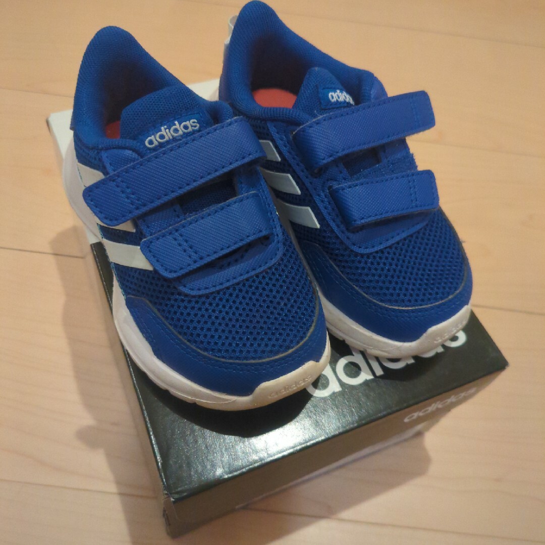 adidas(アディダス)のadidasスニーカー baby キッズ/ベビー/マタニティのベビー靴/シューズ(~14cm)(スニーカー)の商品写真