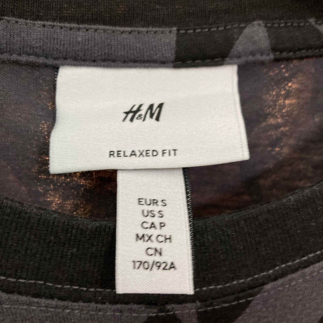 H&M(エイチアンドエム)の★H&M  メンズ　プリント　Tシャツ　黒　半袖 メンズのトップス(Tシャツ/カットソー(半袖/袖なし))の商品写真