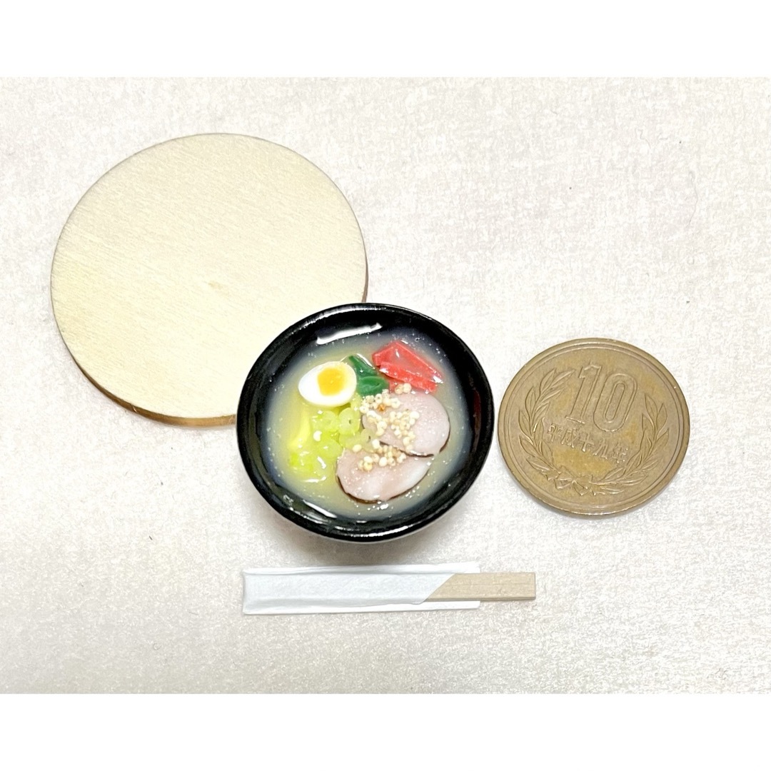 ミニチュア ラーメン 豚骨ラーメン フェイクフード 食品サンプル ハンドメイド ハンドメイドのおもちゃ(ミニチュア)の商品写真