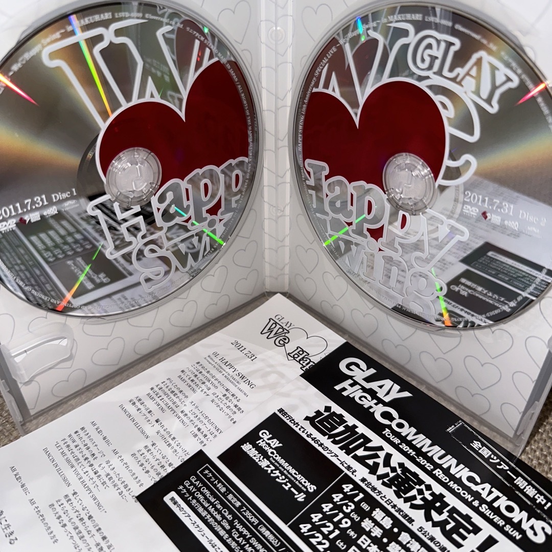 GLAY We(Love) Happy Swing ＜DVD2枚組＞ エンタメ/ホビーのDVD/ブルーレイ(ミュージック)の商品写真