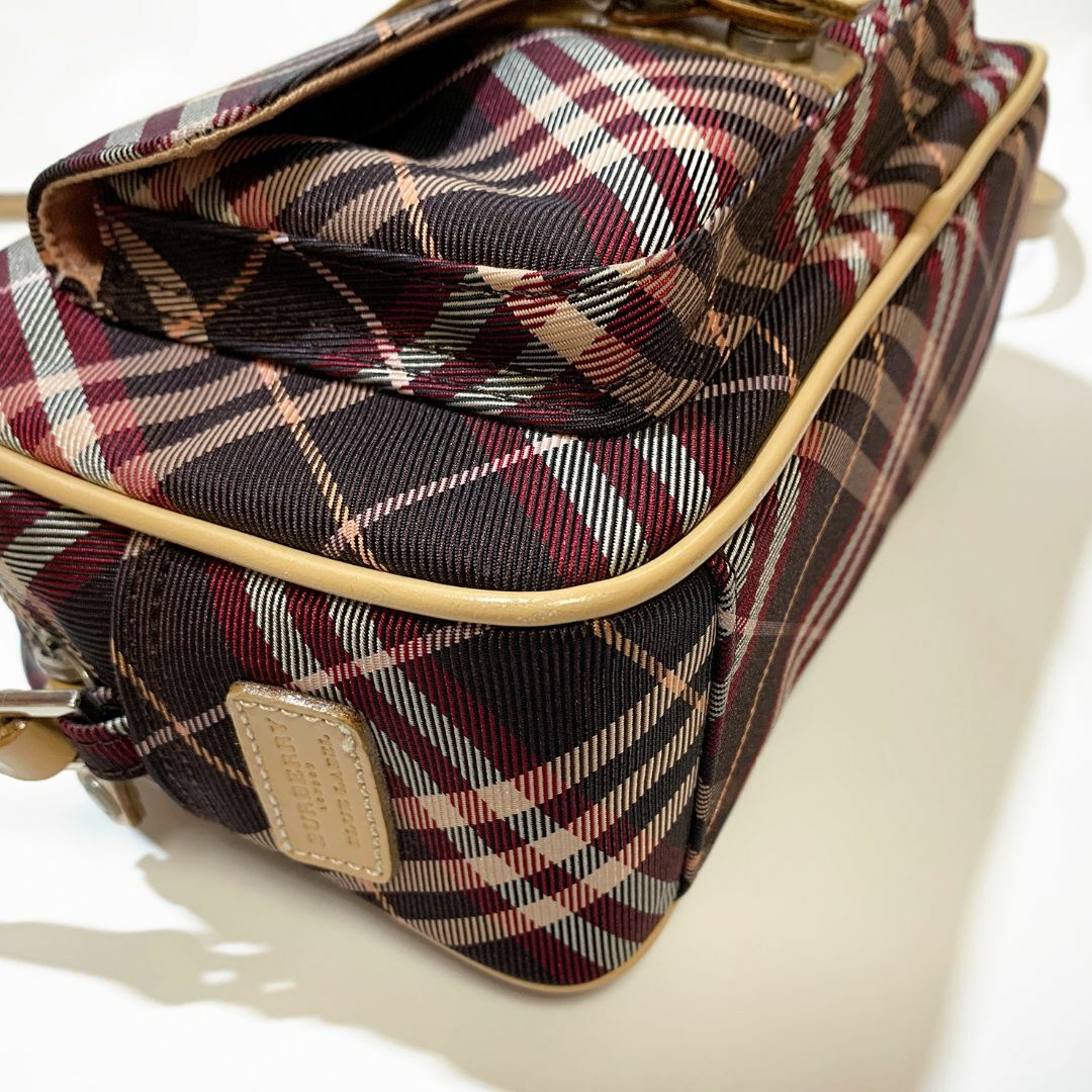 BURBERRY BLUE LABEL(バーバリーブルーレーベル)の【美品】BURBERRY BLUE LABEL ノバチェック ショルダーバッグ  レディースのバッグ(ショルダーバッグ)の商品写真