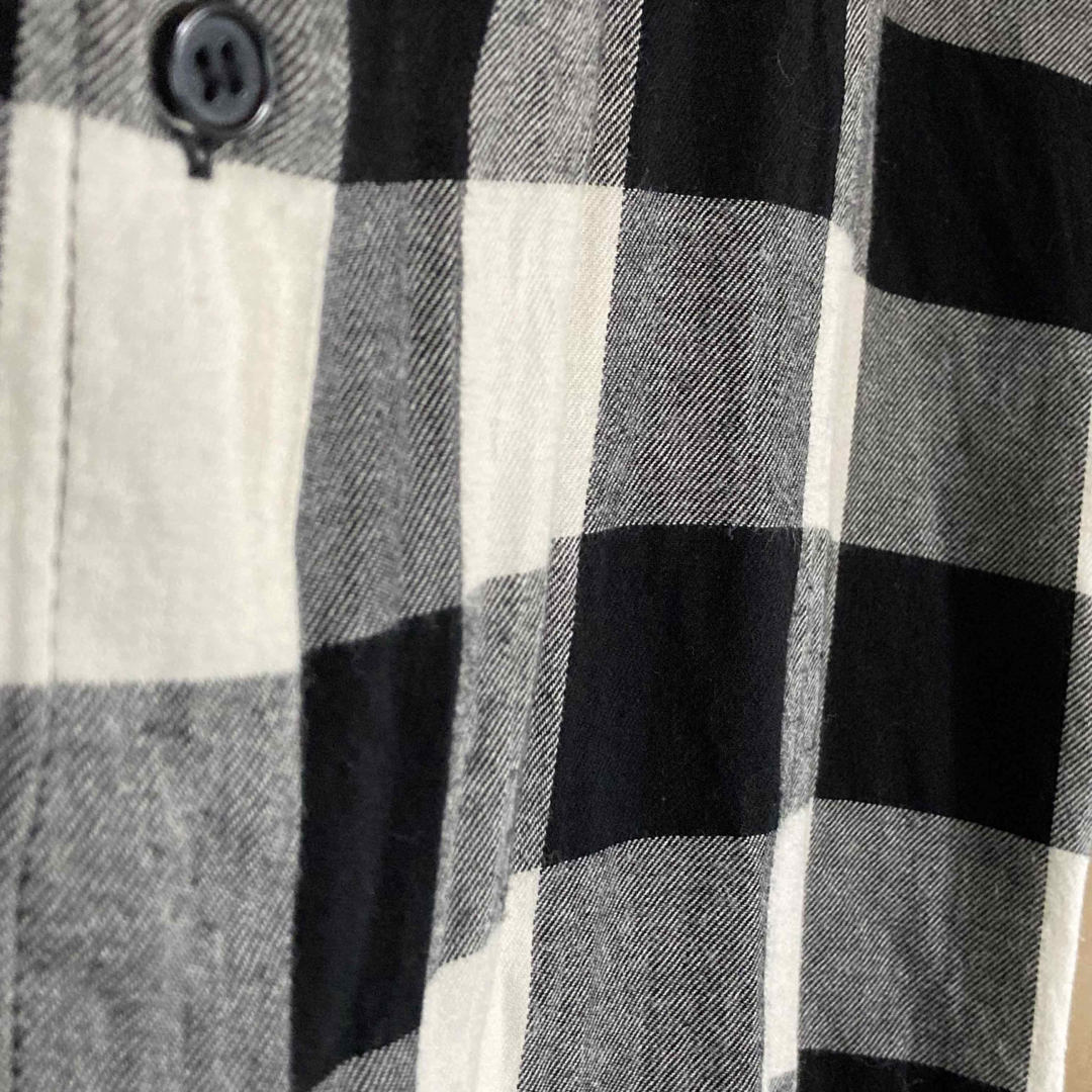 グレー　チェックシャツ レディースのトップス(シャツ/ブラウス(長袖/七分))の商品写真