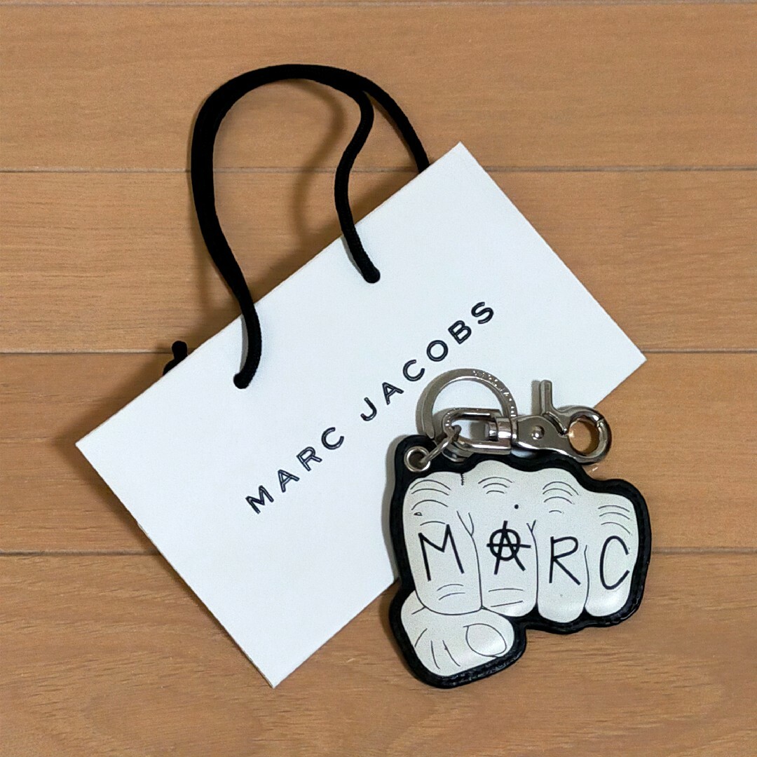 MARC BY MARC JACOBS(マークバイマークジェイコブス)の【新品未使用】マークバイマークジェイコブス キーホルダー MARC JACOBS メンズのファッション小物(キーホルダー)の商品写真