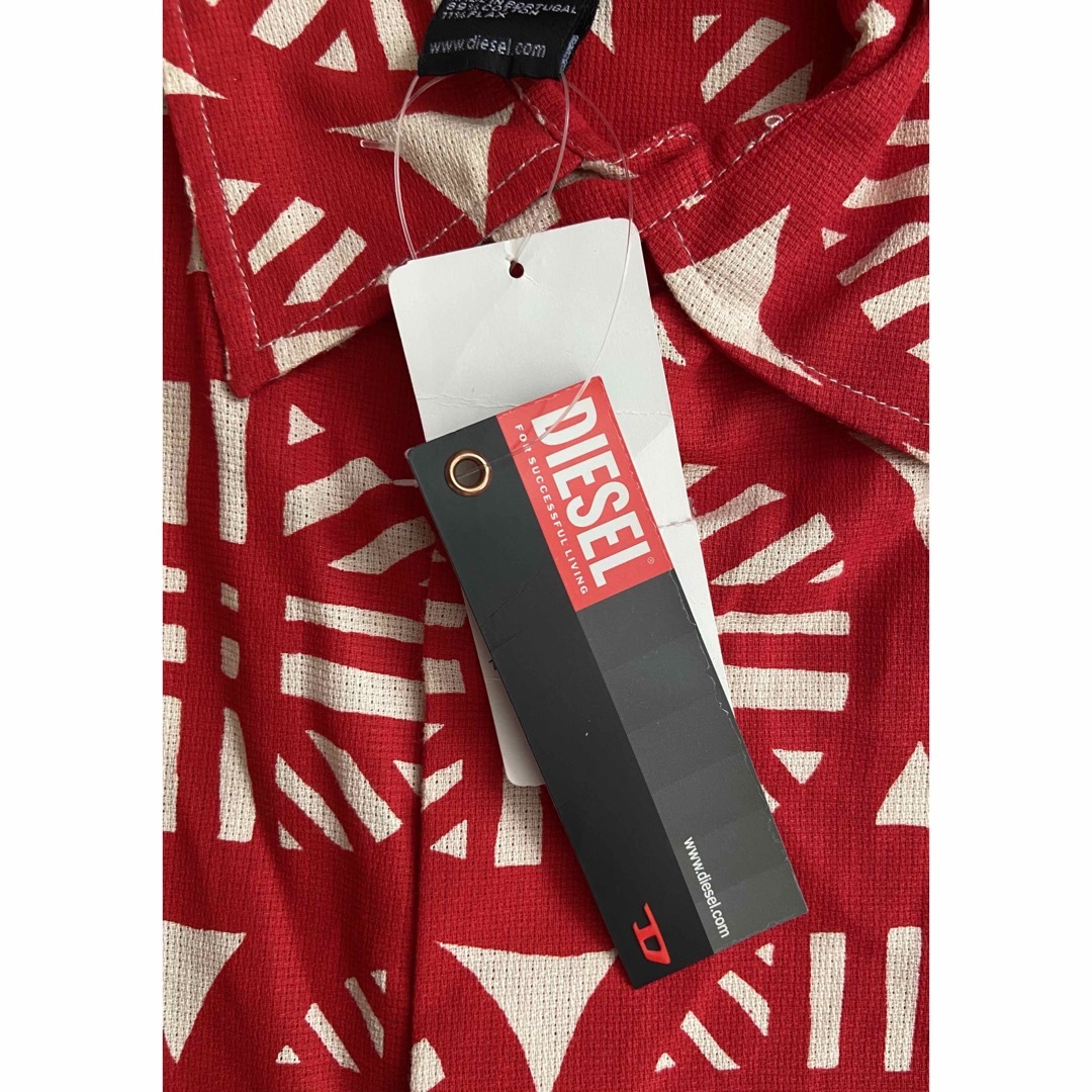 DIESEL(ディーゼル)のタグ付 DIESEL ディーゼル 半袖ボタンダウン アロハシャツ レッド 麻混S メンズのトップス(シャツ)の商品写真