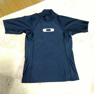 オークリー(Oakley)のオークリー　ラッシュガード　Mサイズ(Tシャツ/カットソー(半袖/袖なし))