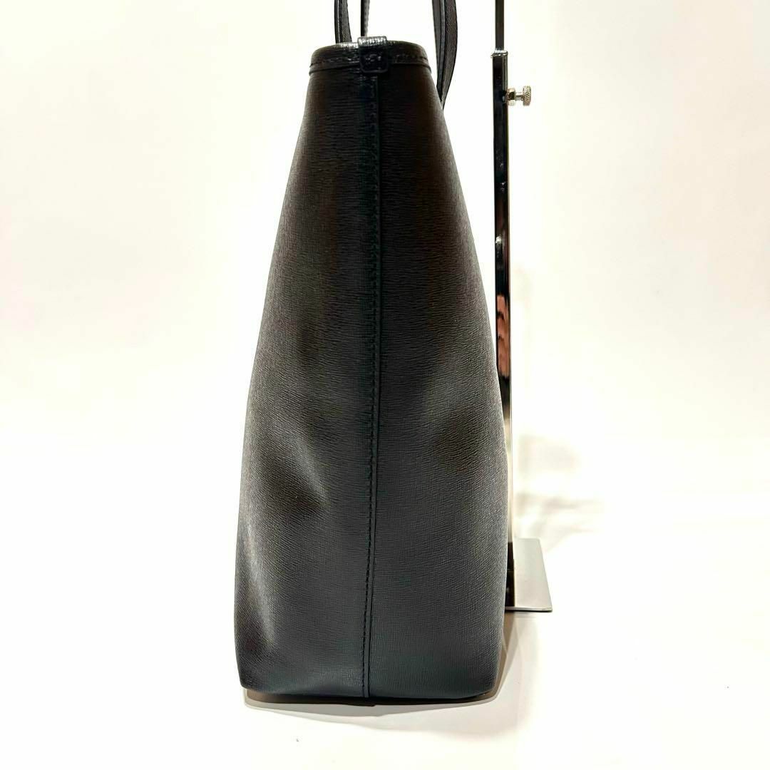 Furla(フルラ)の【極美品】　FURLA トートバッグ サファーノレザー　金チャーム　ブラック レディースのバッグ(トートバッグ)の商品写真