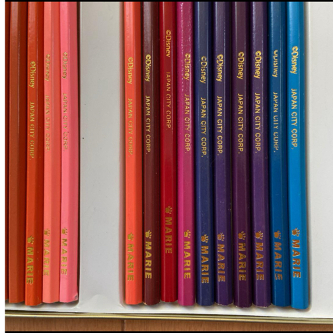 ディズニー　マリーちゃん　色鉛筆50色 エンタメ/ホビーのアート用品(色鉛筆)の商品写真
