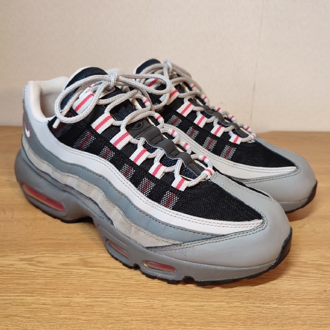 NIKE(ナイキ)のキムタク着用 完売 NIKE AIR MAX 95 ESSENTIAL 27 メンズの靴/シューズ(スニーカー)の商品写真