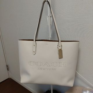 コーチ(COACH)のCOACH コーチ オフホワイト トートバッグ(トートバッグ)