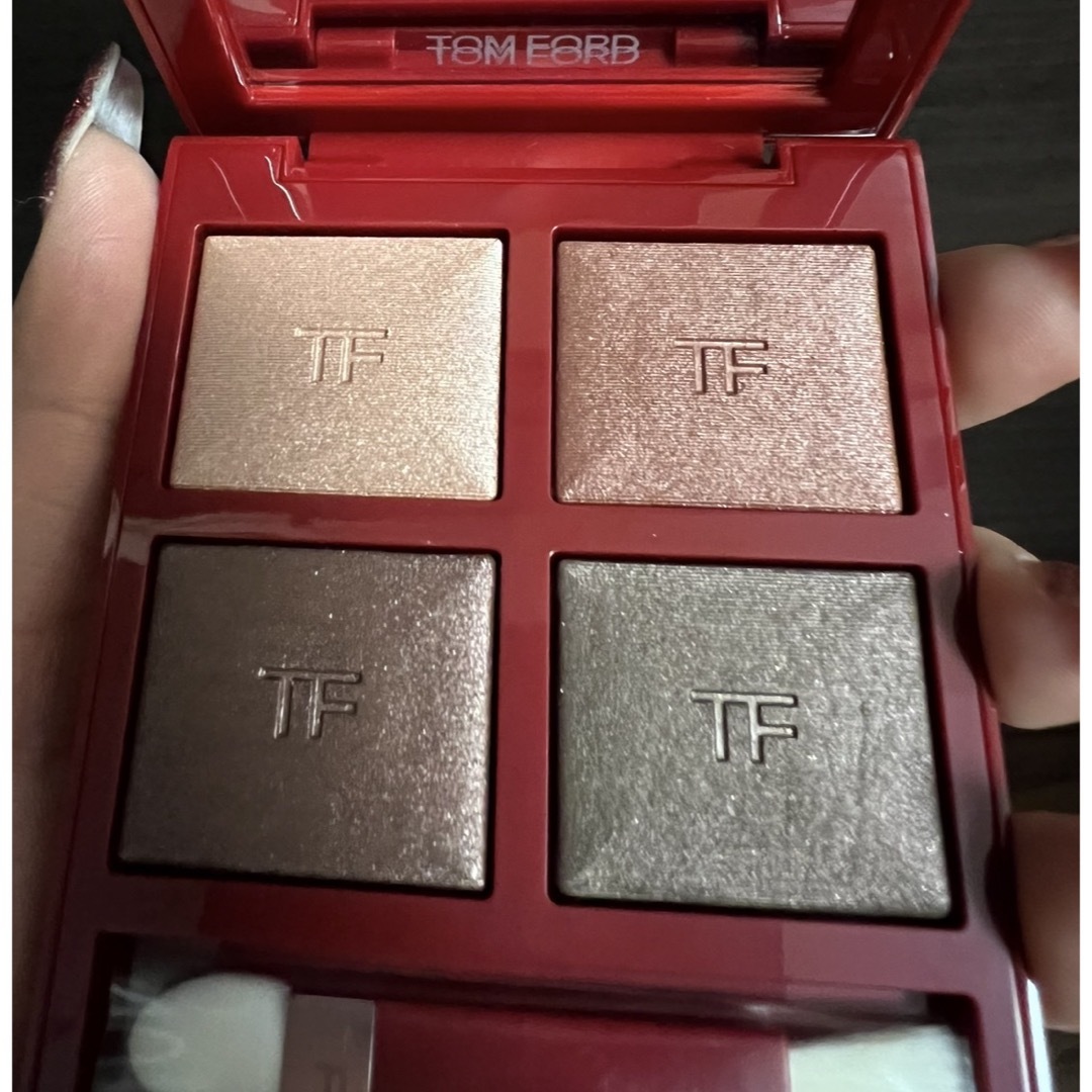 TOM FORD BEAUTY(トムフォードビューティ)の香水付　新品・未使用　TOM FORD アイシャドウ コスメ/美容のベースメイク/化粧品(アイシャドウ)の商品写真