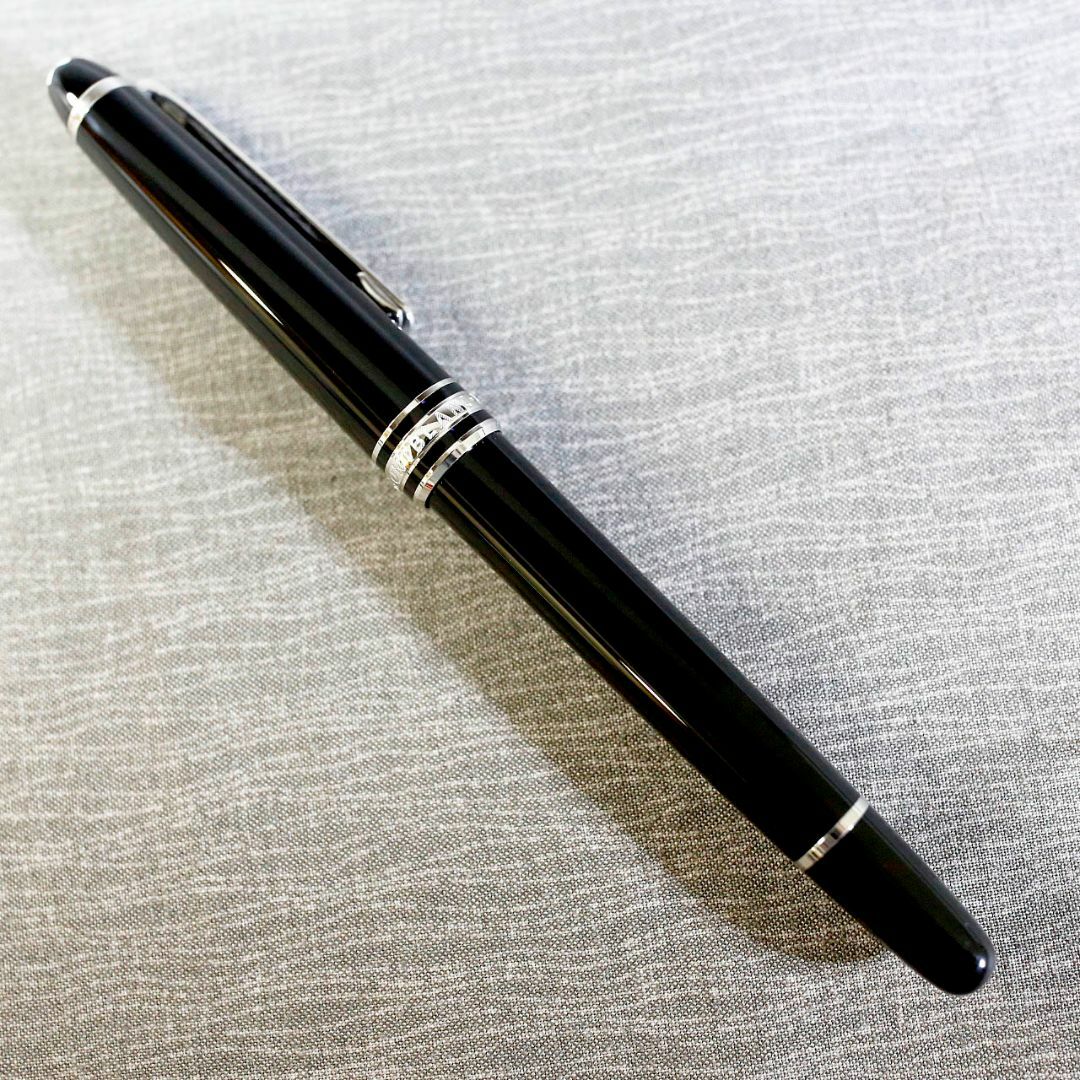 MONTBLANC(モンブラン)の【極美品 送料込み】モンブラン ボールペン １６３ マイスター プラチナ インテリア/住まい/日用品の文房具(ペン/マーカー)の商品写真