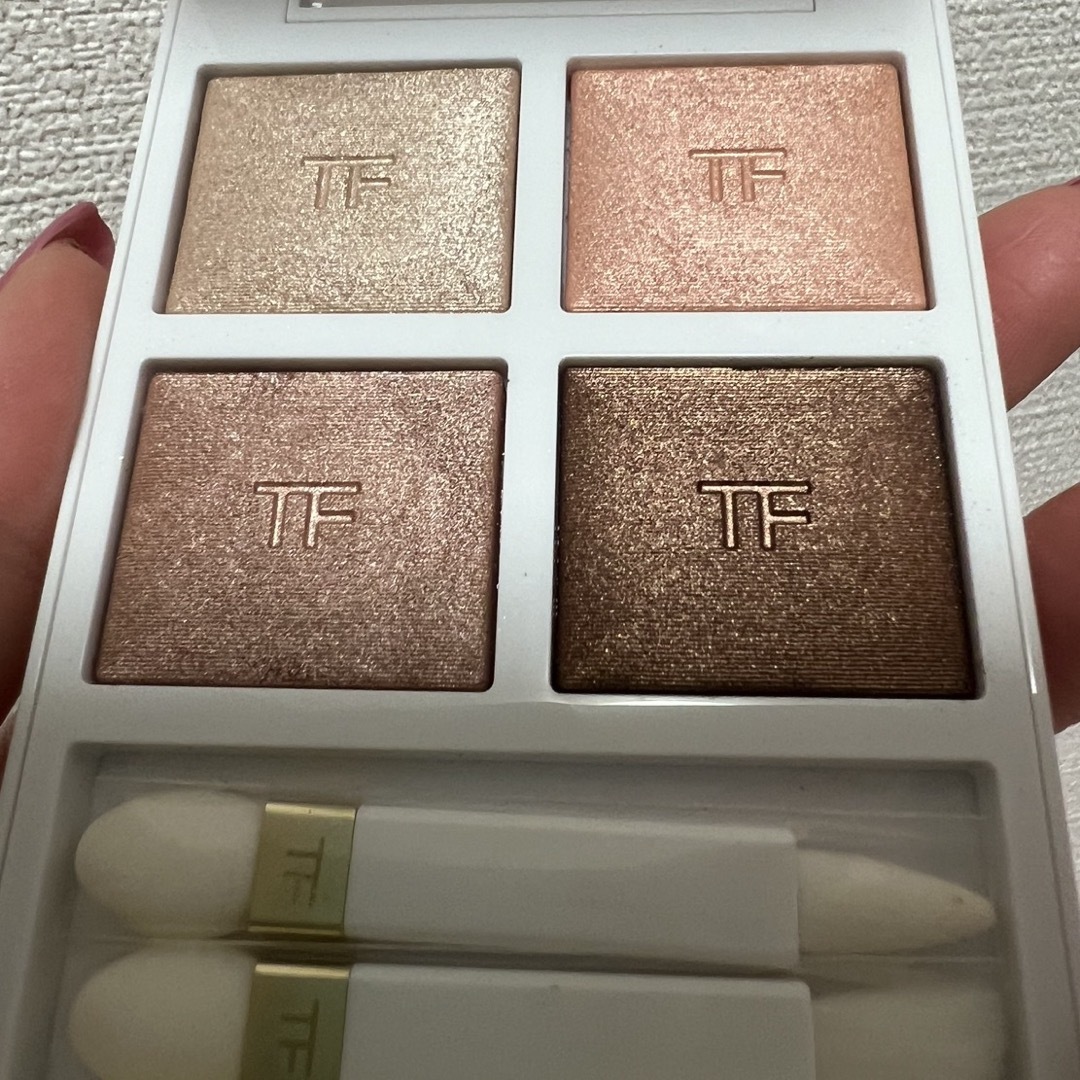 TOM FORD BEAUTY(トムフォードビューティ)の香水付　新品・未使用　TOM FORD アイシャドウ コスメ/美容のベースメイク/化粧品(アイシャドウ)の商品写真