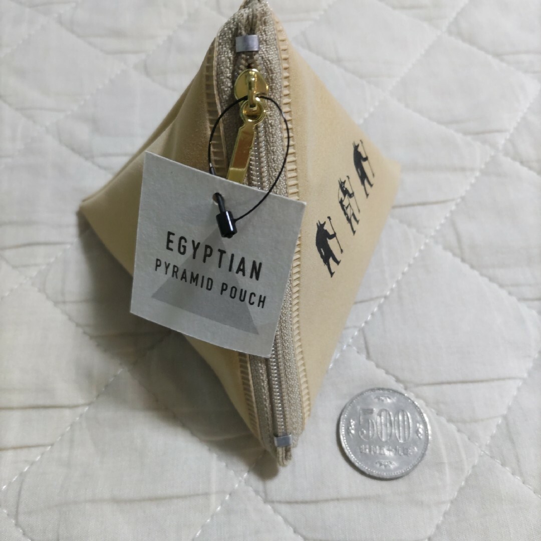 【新品未使用】エジプシャン　ピラミッド　ポーチ レディースのファッション小物(ポーチ)の商品写真