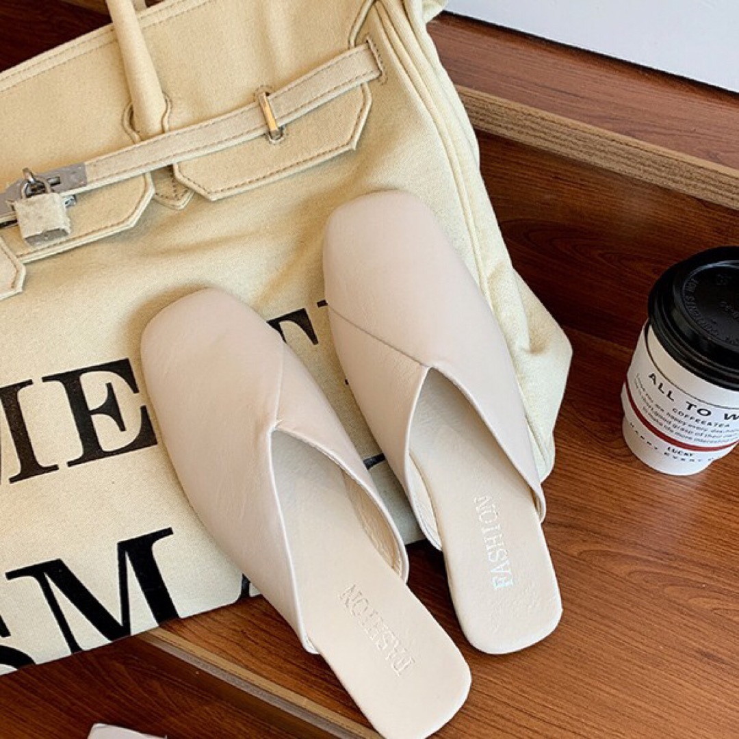サンダル ローヒール スリッポン スクエアトゥ 韓国 新品23ｃｍ ホワイト レディースの靴/シューズ(ミュール)の商品写真