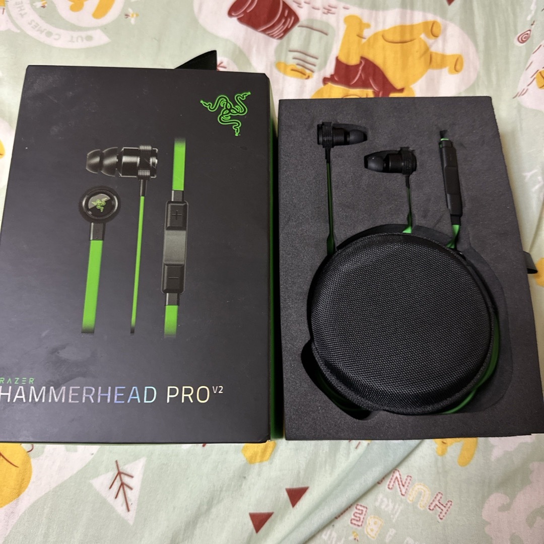 Razer Hammerhead Pro V2 マイクゲーミングイヤフォン SR スマホ/家電/カメラのオーディオ機器(ヘッドフォン/イヤフォン)の商品写真