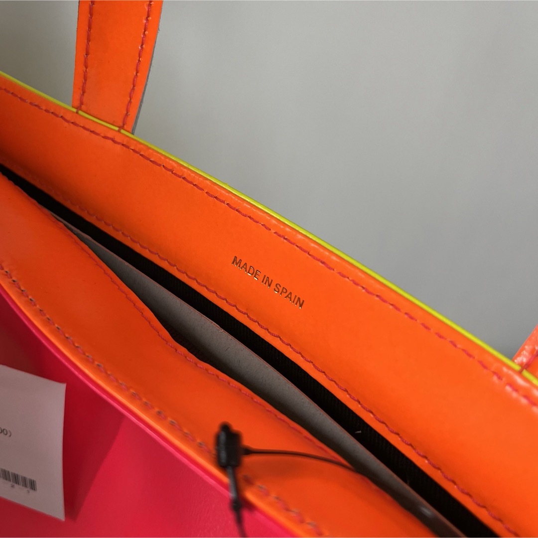 COMME des GARCONS(コムデギャルソン)の新品　5万　コムデギャルソン SUPER FLUOスーパー フロートートバッグ レディースのバッグ(ハンドバッグ)の商品写真