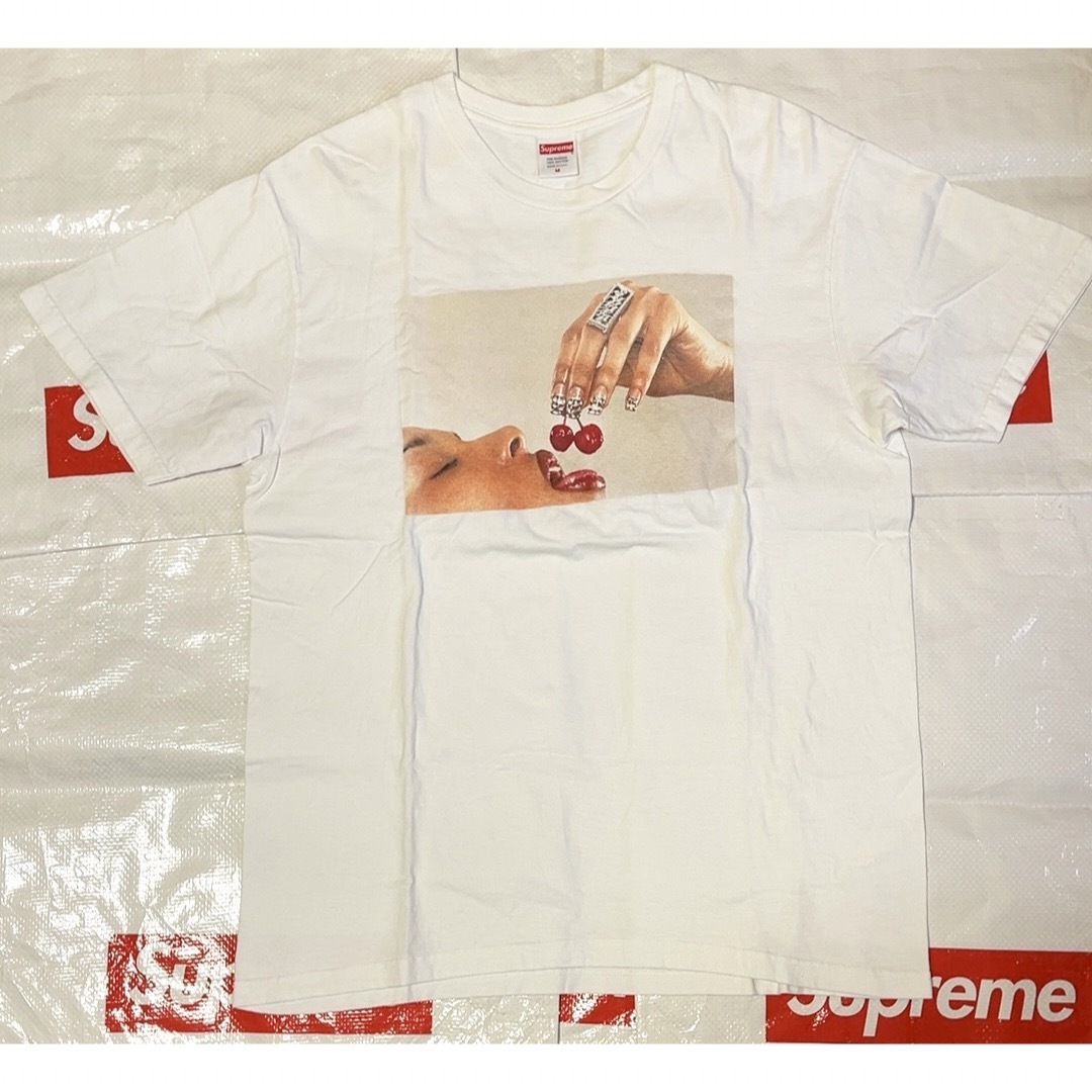 Supreme(シュプリーム)のSupreme シュプリーム Jamil GS Cherries Tee / M メンズのトップス(Tシャツ/カットソー(半袖/袖なし))の商品写真