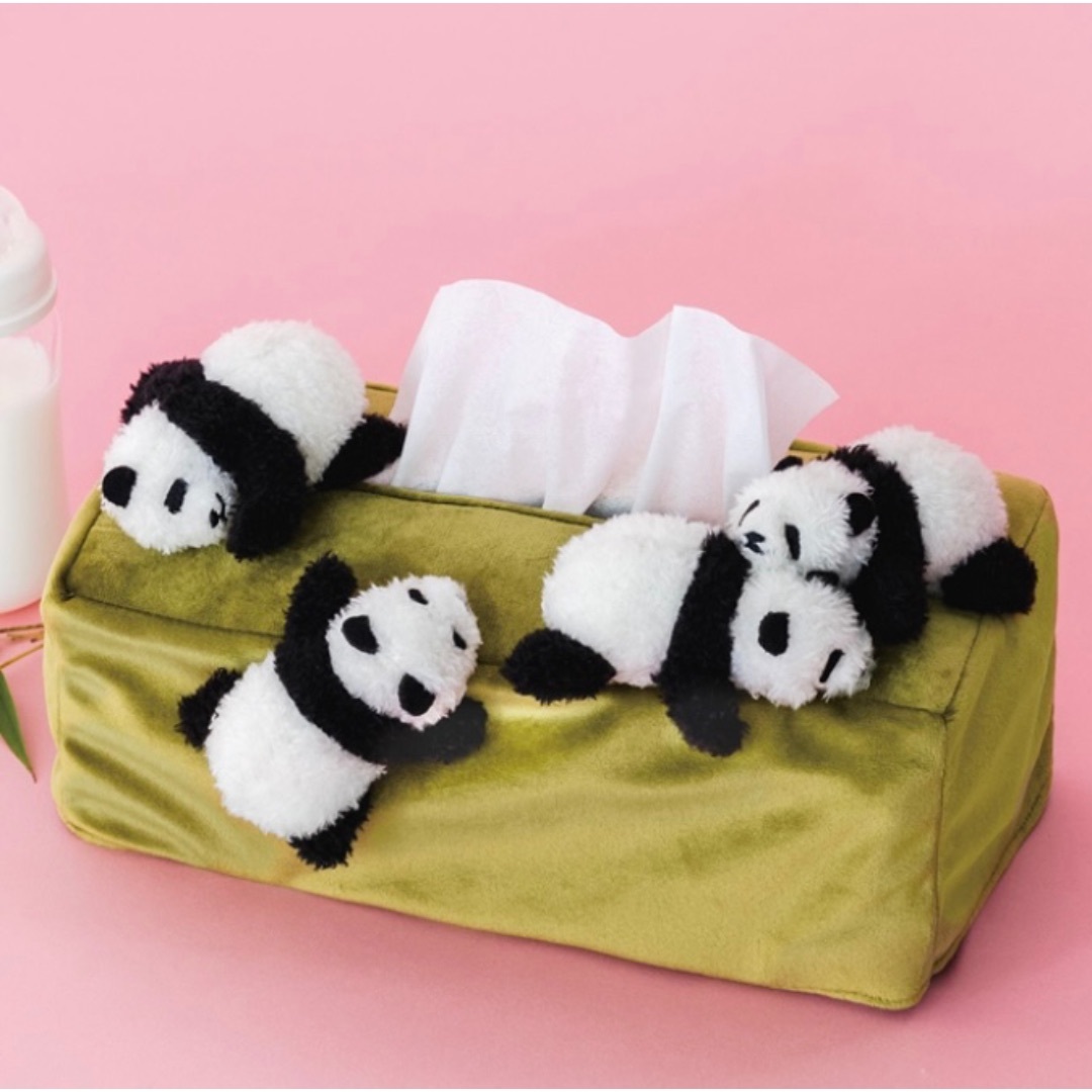 フェリシモ 赤ちゃんパンダのボックスティッシュカバー YOU&MORE インテリア/住まい/日用品のインテリア小物(ティッシュボックス)の商品写真