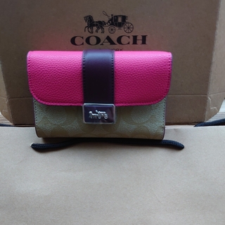 コーチ(COACH)のCOACH　新品　未使用　三つ折り財布　レディース　ピンク(財布)