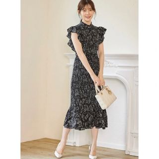 トッコクローゼット(TOCCO closet)の【新品】トッコ クローゼット ウエストリボン付ラインフラワープリーツワンピース黒(ロングワンピース/マキシワンピース)