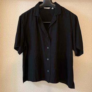 ユニクロ(UNIQLO)の【お値下げ】ユニクロ　オープンカラー　シャツ　ブラック(シャツ/ブラウス(半袖/袖なし))