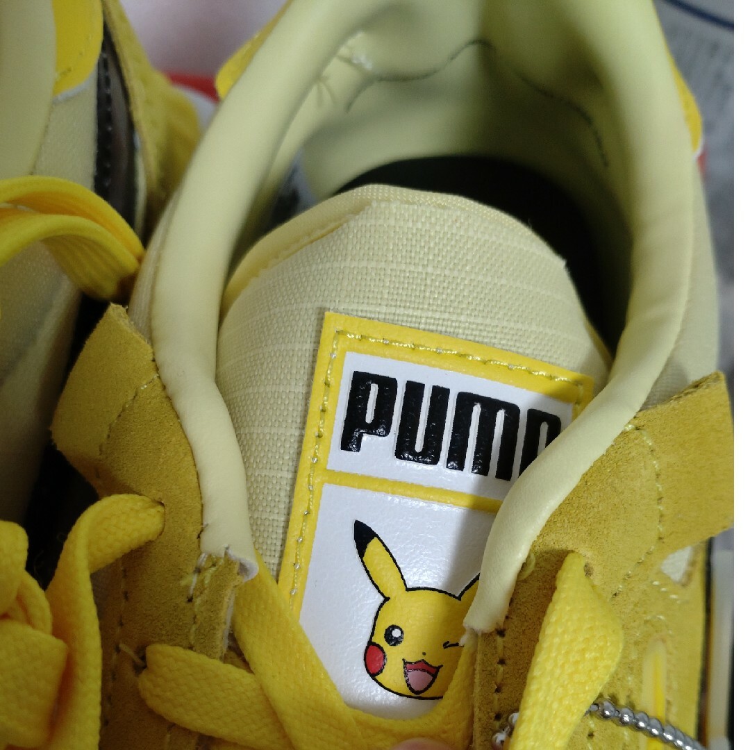 PUMA(プーマ)のプーマ　ピカチュウ　ポケモンスニーカー　23.5cm 新品タグ付き レディースの靴/シューズ(スニーカー)の商品写真