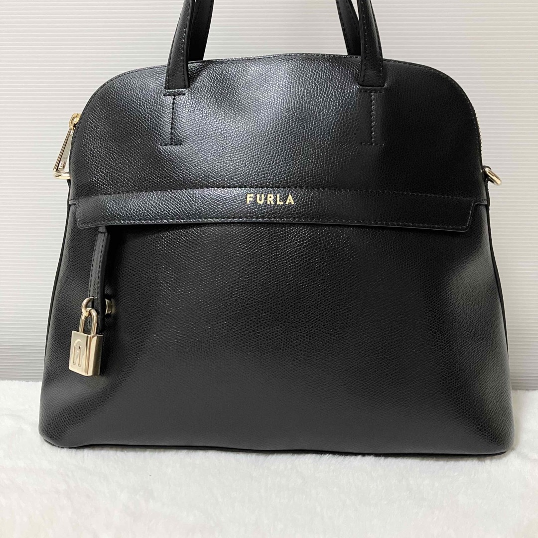 Furla(フルラ)の極美品 FURLA 2way パイパー ショルダー ハンド バッグ 鍵 現行ロゴ レディースのバッグ(ショルダーバッグ)の商品写真