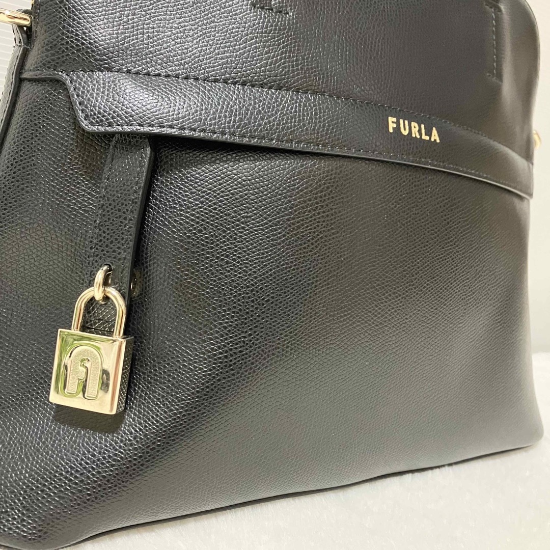 Furla(フルラ)の極美品 FURLA 2way パイパー ショルダー ハンド バッグ 鍵 現行ロゴ レディースのバッグ(ショルダーバッグ)の商品写真