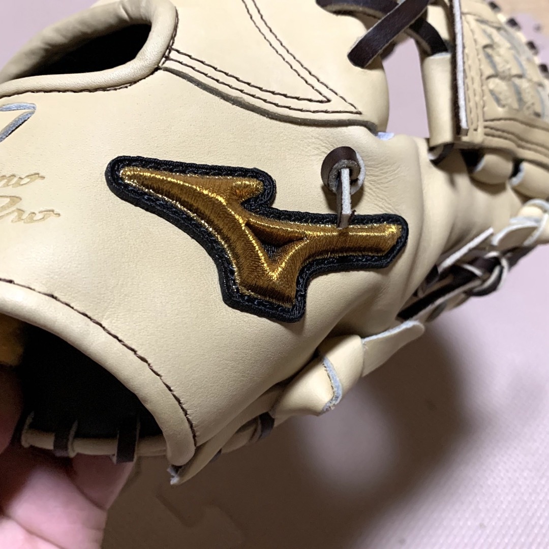 Mizuno Pro(ミズノプロ)の新品　ミズノプロ限定品　一般硬式内野手用グラブ　グローブ　ブロンド スポーツ/アウトドアの野球(グローブ)の商品写真